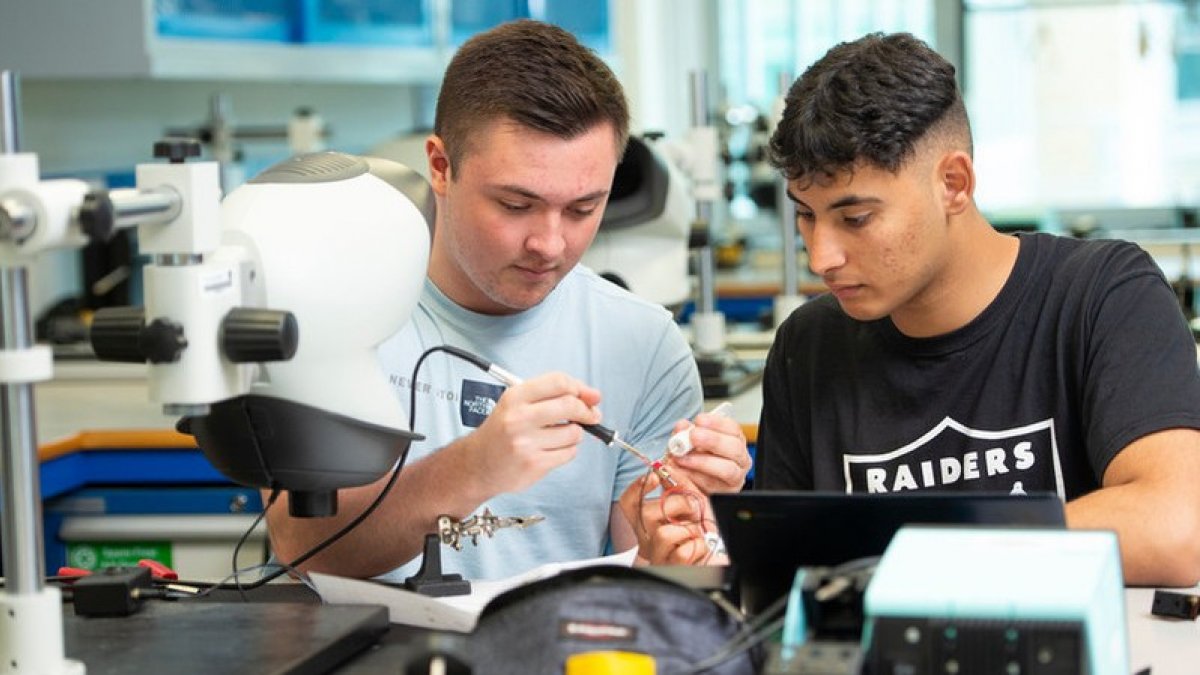 Best Universities for Electrical and Electronic Engineering in UK